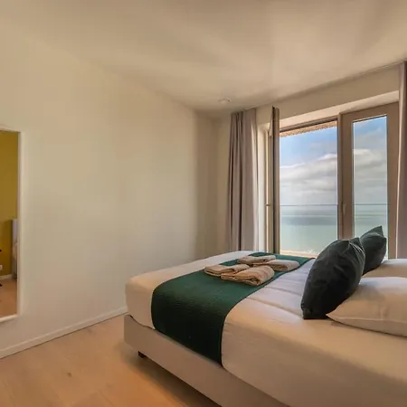 アパート With Breathtaking Sea Views And Balcony