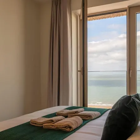With Breathtaking Sea Views And Balcony * オステンド