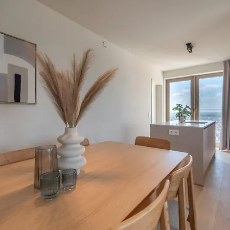 With Breathtaking Sea Views And Balcony オステンド
